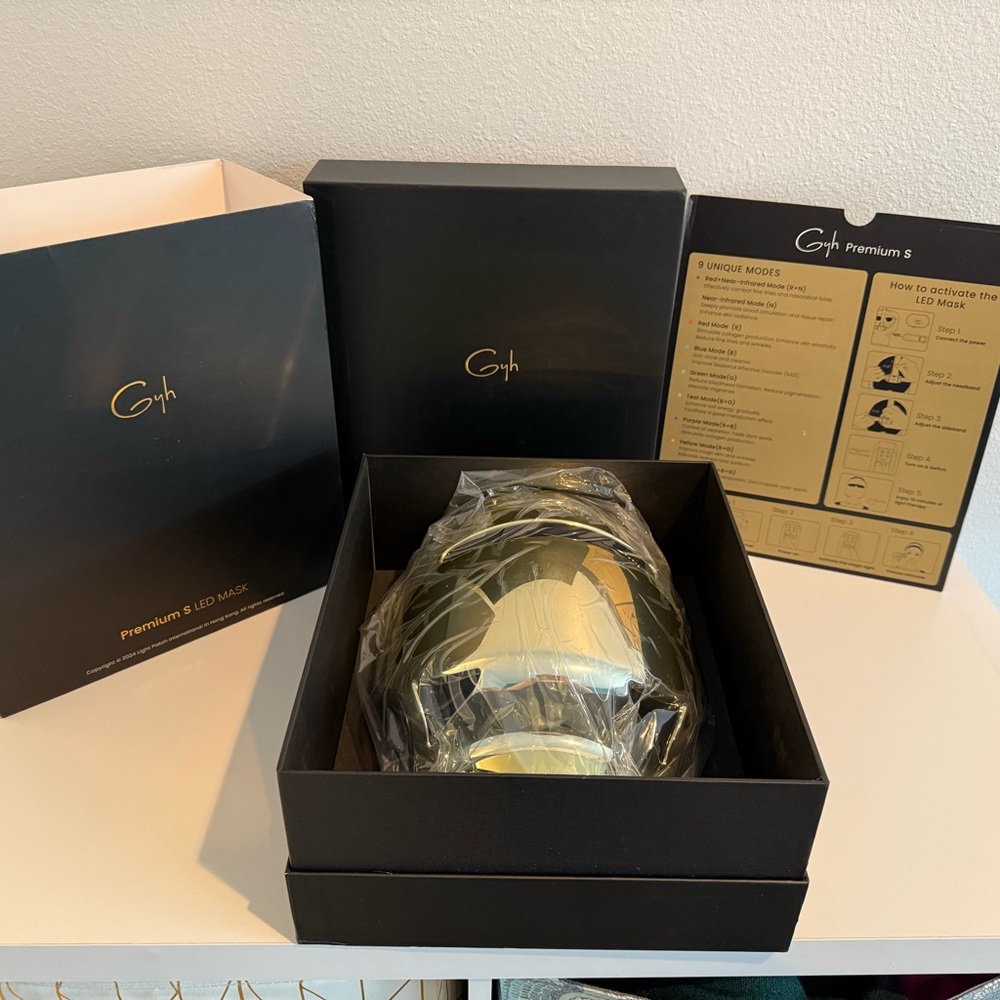 GYH Glo Premium 5 LED Mask in Gold